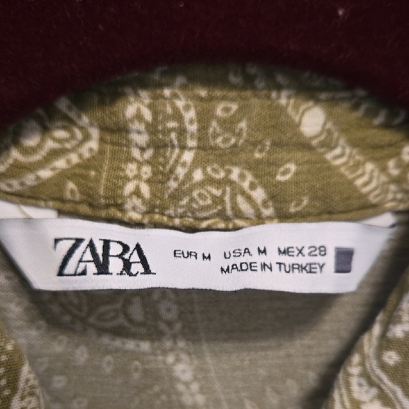Zara Olive Green & White Bandana Print Button Down Boxy Cropped Shirt. - Picture 2 of 9